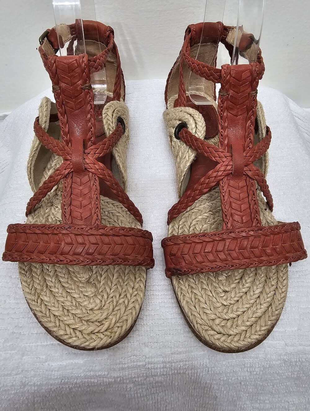 Frye RARE Red Braided Woven Leather Flat Boho T-Strap Sandals Jute Detail Spain